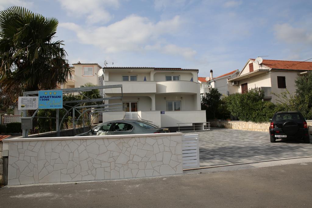 Apartments Gabrijel Vodice Eksteriør bilde
